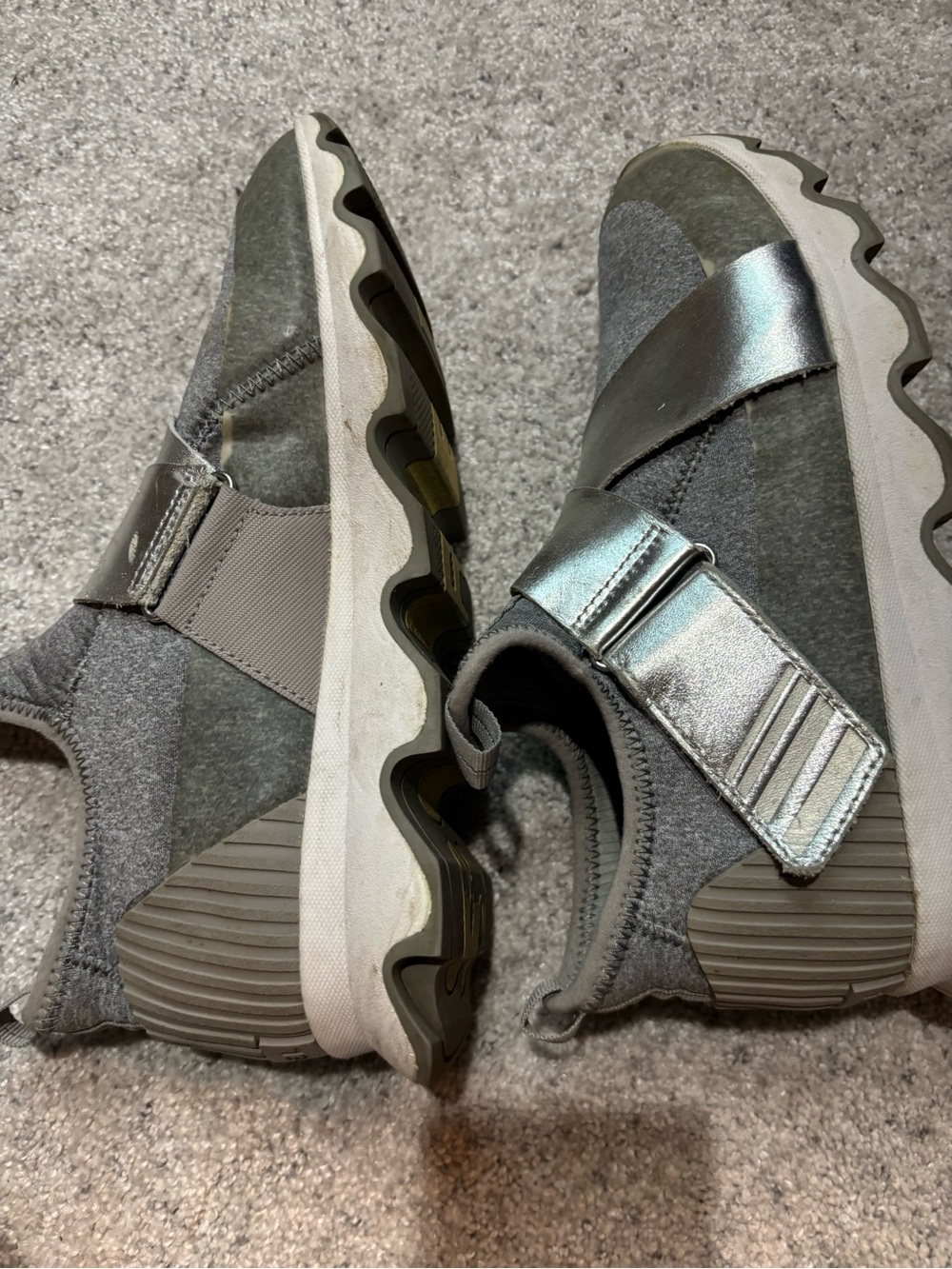Sorel Women's Metallic Gray Slip-On Kinetic Sneakers, sz 9.5 - Picture 13 of 13